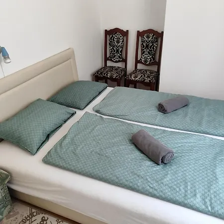 Hoforras Vip Apartament *