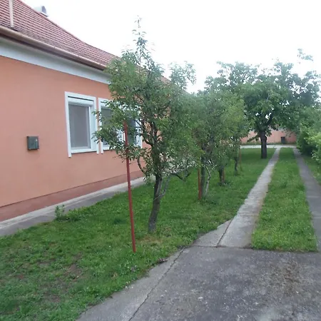 Hoforras Vip Apartament *